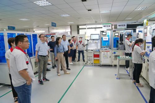 華為智能座艙團(tuán)隊(duì)蒞臨東箭科技參觀交流